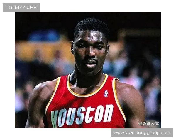 奥拉朱旺低位脚步主导禁区防守对比奥尼尔更具技巧